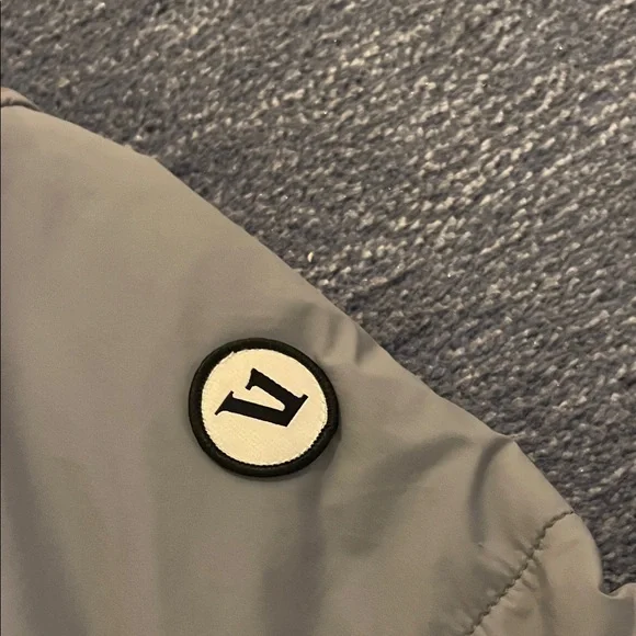 Vuori Gray Puffer Jacket - Picture 3 of 5